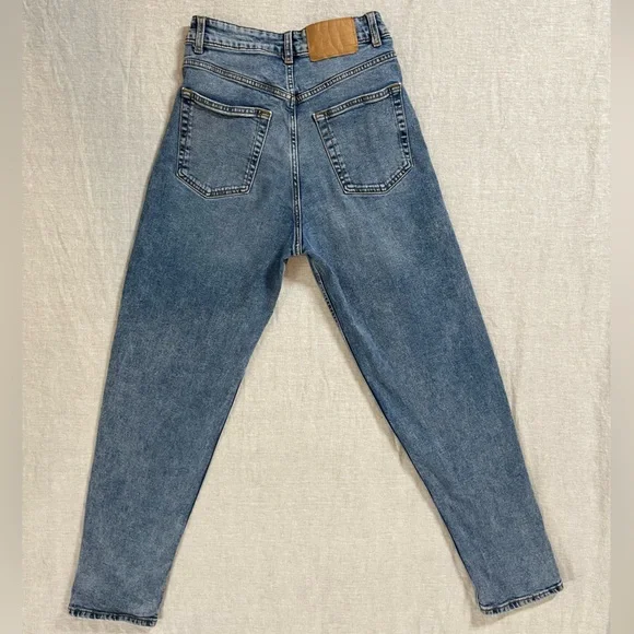 Divided Women's High Rise Light Blue Jeans - Picture 5 of 5